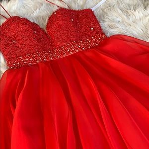 LAST CHANCE red sherri hill cocktail dress